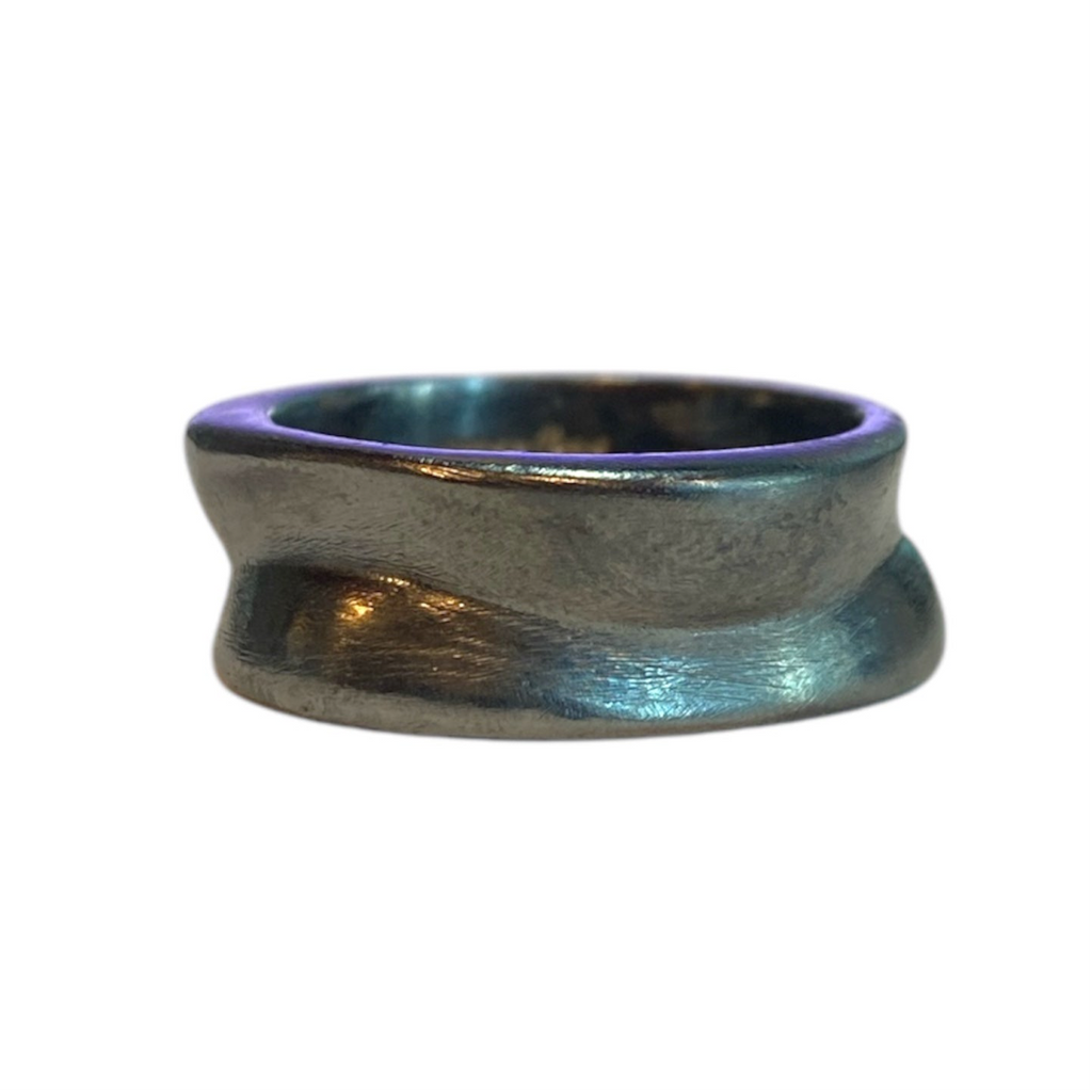 WAVED RING