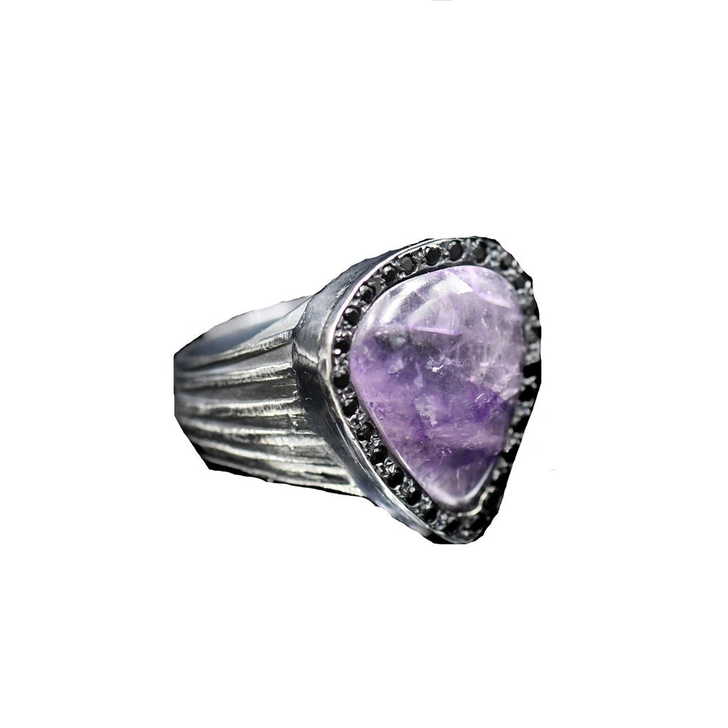 RJ GUITAR PICK STONE RING AMETHYST