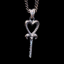 Cargar imagen en el visor de la galería, HEART KEY I - Rock and Jewel
