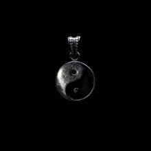 Cargar imagen en el visor de la galería, YIN YANG PENDANT - Rock and Jewel
